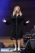 Deutsche Sängerin Annett Louisan präsentiert ihre neues Album "Kitsch" bei einem WDR4 Radiokonzert im Klaus-von-Bismarck-Saal Köln (&copy; Thomas Brill)