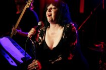 Amerikanische No Wave-Sängerin Lydia Lunch gastiert auf ihrer "Shotgun Wedding"-Tour im Blue Shell Köln (&copy; Thomas Brill)