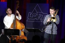 Deutscher Jazz-Posaunist Philipp Hayduck gastiert gastiert in Begleitung von Fe Fritschi (Akkordeon) und Duy Luong (Bass) mit seinem "Bachelorkonzert" im Loft Köln (&copy; Thomas Brill)