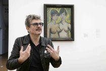Französische Comiczeichner Rénald Luzier alias "Luz" im Interview bezüglich seine Zeichnungen für das Museum Ludwig im Museum Ludwig Köln (© Thomas Brill)