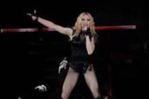 US-amerikanische Sängerin Madonna gastiert auf ihrer "Sticky and Sweet"-Tour in der LTU-Arena Düsseldorf (© Thomas Brill)
