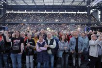 Deutsche Sänger Peter Maffay gastiert mit seiner Band auf seiner "We Love Rock 'n' Roll - Farewell"-Tour im RheinEnergie Stadion Köln (© Thomas Brill)