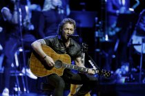 Deutsche Sänger Peter Maffay gastierte auf seiner "MTV Unplugged"-Tour in der Lanxess-Arena Köln (© Thomas Brill)