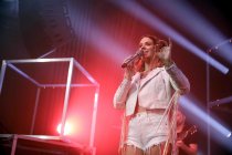Deutsche Schlagersängerin Vanessa Mai gastiert auf ihrer "Für immer"-Tour im Gloria Theater Köln (© Thomas Brill)