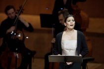 Italienische Sopranistin Roberta Mameli gastiert in Begleitung des katalanischen Countertenor Xavier Sabata und des Ensembles "1700" unter der Leitung von der deutschen Blockflötistin Dorothee Oberlinger im Rahmen des Festival FELIX! in der Philharmonie (© Thomas Brill)