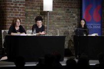 Polnische Literaturnobelpreisträgerin Olga Tokarczuk spricht mit Moderatorin Olga Mannheimer über „Übungen im Fremdsein“ in den Balloni-Hallen Köln (© Thomas Brill)
