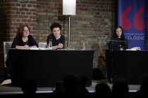 Polnische Literaturnobelpreisträgerin Olga Tokarczuk spricht mit Moderatorin Olga Mannheimer über „Übungen im Fremdsein“ in den Balloni-Hallen Köln (© Thomas Brill)