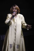 Amerikanische Gospel-Sängerin Queen Esther Marrow gastiert mit The Harlem Gospel Singers und Band auf ihrer “Abschieds”-Tour in der Philharmonie Köln (© Thomas Brill)