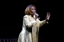 Amerikanische Gospel-Sängerin Queen Esther Marrow gastiert mit The Harlem Gospel Singers und Band auf ihrer “Abschieds”-Tour in der Philharmonie Köln (© Thomas Brill)