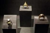 Ausstellung: "Falko Marx. Schmuck 1966 bis 2009" gastiert vom 29. Oktober 2009 bis 10. Januar 2010 im Museum für Angewante Kunst Köln (© )