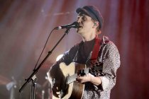 Deutsche Sänger-Songwriter Maximilian Richarz alias "Maxim" gastiert auf seiner "Hinter der Provinzstadt"-Tour im Gloria Theater Köln (© Thomas Brill)