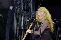 Kanadische Musikerin Loreena McKennitt gastiert auf ihrer "The Mask and Mirror - 30 Anniversary"-Tour Open Air am Tanzbrunnen Köln (© Thomas Brill)