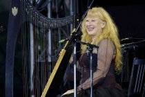 Kanadische Musikerin Loreena McKennitt gastiert auf ihrer "The Mask and Mirror - 30 Anniversary"-Tour Open Air am Tanzbrunnen Köln (© Thomas Brill)
