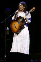 Britisch-georgische Sängerin Katie Melua gastierte auf ihrer "In Winter"-Tour in der Mitsubishi Electrichalle Düsseldorf (&copy; Thomas Brill)