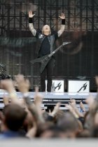 Amerikanische Metal-Band Metallica gastiert auf ihrer „Worldwired“-Tour Open Air in Europe im RheinEnergieStadion Köln (&copy; Thomas Brill)