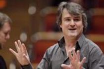 Deutsche Dirigent Ingo Metzmacher leitet das Deutsches Symphonie-Orchester Berlin in der Philharmonie Köln (© Thomas Brill)