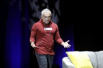 Amerikanische Hundetrainer Cesar Millan gastiert auf seiner "It’s All About Family"-Tour in der Lanxess-Arena Köln (© Thomas Brill)
