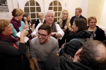 Abschiedsvorstellung von "Wer weiß wofür et jot es" Schwank in zwei Akten von Barbara Schöller und Peter Millowitsch gastiert vom 12. Oktober 2017 bis 25. März 2018 in der Volksbühne am Rudolfplatz in Köln (© Thomas Brill)