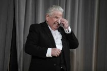 Abschiedsvorstellung von "Wer weiß wofür et jot es" Schwank in zwei Akten von Barbara Schöller und Peter Millowitsch gastiert vom 12. Oktober 2017 bis 25. März 2018 in der Volksbühne am Rudolfplatz in Köln (© Thomas Brill)