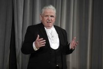 Abschiedsvorstellung von "Wer weiß wofür et jot es" Schwank in zwei Akten von Barbara Schöller und Peter Millowitsch gastiert vom 12. Oktober 2017 bis 25. März 2018 in der Volksbühne am Rudolfplatz in Köln (© Thomas Brill)