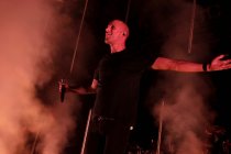 Belgische Singer-Songwriter Jonathan Vandenbroeck alias Milow gastiert auf seiner "We must be crazy"-Tour in der Live Music Hall Köln (© Thomas Brill)