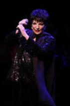 Amerikanische Schauspielerin und Sängerin Liza Minnelli gastiert auf ihrer "Greatest Hits"-Tour in der Tonhalle Düsseldorf (© Thomas Brill)