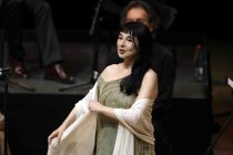 Mísia, Nuria Rial, Vincenzo Capezzuto, Katerina Papadopoulou, Anna Dego gastirern auf der musikalischen Mittelmeerreise "Mediterraneo"in der Philharmonie Köln (© Thomas Brill)