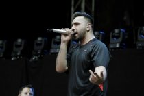 Deutsche Rapper Mohamed El Moussaoui alias MoTrip gastiert auf seiner "Mama"-Tour auf dem Kunst!Rasen Bonn-Gronau (© Thomas Brill)