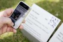 Der Mobile Art Guide der Firma "VISITATE" führt die Besucher des Skulpturenpark Köln durch die Ausstellung KölnSkulptur 5  (© Thomas Brill)