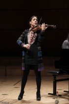 Spanische Violinistin Leticia Moreno gastiert in Begleitung der amerikanischen Pianistin Ana-Maria Vera in der Kölner Philharmonie (&copy; Thomas Brill)