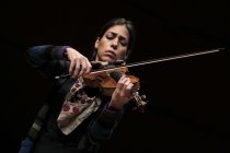 Spanische Violinistin Leticia Moreno gastiert in Begleitung der amerikanischen Pianistin Ana-Maria Vera in der Kölner Philharmonie (&copy; Thomas Brill)