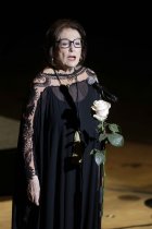 Griechische Schlager-Sängerin Nana Mouskouri gastiert auf ihrer "Forever Young "-Tournee in der Kölner Philharmonie (&copy; Thomas Brill)