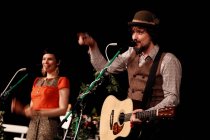 Deutsches Folk-Duo Mrs. Greenbird gastiert auf ihrer "Mrs. Greenbird"-Tour im Gloria Theater Köln (© Thomas Brill)