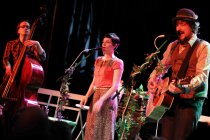 Deutsches Folk-Duo Mrs. Greenbird gastiert auf ihrer "Mrs. Greenbird"-Tour im Gloria Theater Köln (© Thomas Brill)