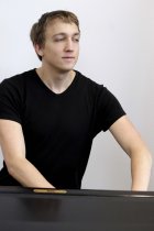 Deutsche Pianist Fabian Müller im Interview in der Musikhochschule Köln (© Thomas Brill)