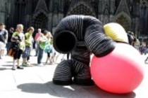 Schweizer Maskentheatergruppe Mummenschanz gastiert mit ihrem Jubiläumsprogramm am 13. und 14. August 2012 im Rahmen des 25. Kölner Sommerfestivals in der Philharmonie (© Thomas Brill)