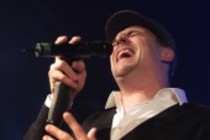 Deutscher Sänger Max Mutzke gastiert auf seiner "Home Work Soul"-Tour im Luxor Köln (© Thomas Brill)