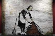 Die Ausstellung „The Mystery of Banksy – A Genius Mind“ gastiert vom 03. November 2023 bis 17. März 2024 im Ex-Autohaus, Oskar-Jäger-Straße 99 in Köln (© Thomas Brill)