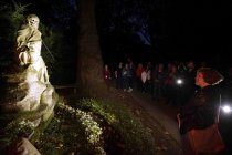 Führung über den ältesten Friedhof der Stadt Köln Nachts auf Melaten auf dem Melatenfriedhof Köln (© Thomas Brill)