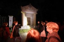 Führung über den ältesten Friedhof der Stadt Köln Nachts auf Melaten auf dem Melatenfriedhof Köln (© Thomas Brill)