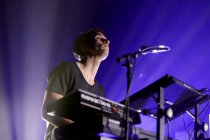 Neuseeländische Elektropop-Band The Naked and Famous gastiert auf ihrer "Simple Forms"-Tour in Die Kantine Köln (© Thomas Brill)