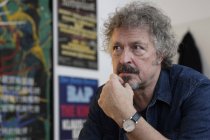 Deutscher Musiker und Sänger der Kölschrockband BAP Wolfgang Niedecken im Interview über "40 Jahre BAP" und das neue Album "Lebenslänglich" im BAP-Büro, "Travelling Tunes" in Köln  (© Thomas Brill)