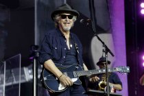 Kölschrockband Niedeckens BAP gastiert auf ihrer "Fünfzig Jahre BAP - Das Jubiläumskonzert" im RheinEnergie Stadion Köln (&copy; Thomas Brill)