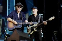 Kölschrockband Niedeckens BAP gastiert auf ihrer "Fünfzig Jahre BAP - Das Jubiläumskonzert" im RheinEnergie Stadion Köln (&copy; Thomas Brill)
