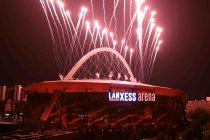 Night of Light 2021 - Laser- und Pyro-Show auf der LANXESS arena (&copy; Thomas Brill)