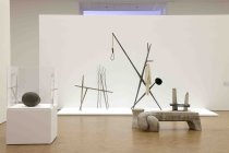 Die Retrospektive über das Lebenswerk des japanisch-amerikanischen Bildhauers "Isamu Noguchi" gastiert vom 26. März bis 31. Juli 2022 im Museum Ludwig Köln (&copy; Thomas Brill)