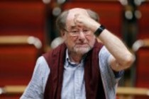 Britische Dirigent Sir Roger Norrington leitet das Mahler Chamber Orchestra in der Philharmonie Köln (© Thomas Brill)