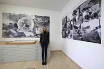 Direktorin des ZADIK Nadine Oberste-Hetbleck im ZADIK - Zentralarchiv für deutsche und internationale Kunstmarktforschung e.V. in Köln (© Thomas Brill)