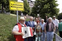 Einweihung von „Otto Hofner´s Lachende Kölnarena Weg“ am Südosteingang der Lanxess-Arena Köln (© Thomas Brill)