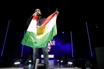 Gedenkkonzert Tribute to Xatar mit SSIO, Haftbefehl, Peter Fox, Bausa, Farid Bang, Jan Delay, Max Herre, Joy Denalane, Dardan, Jazeek, Schwesta Ewa, Eno, Kalim, Samy und Jan Böhmermann in der Lanxess Arena Köln (&copy; Thomas Brill)